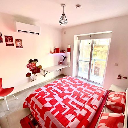 Central Private En-Suite With Balcony In Shared Residence Pieta Exterior photo