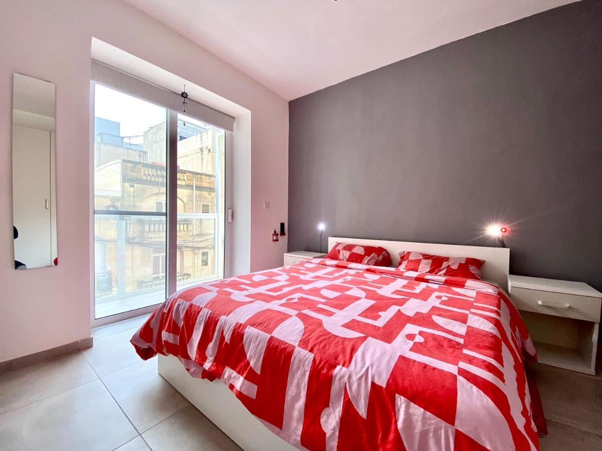 Central Private En-Suite With Balcony In Shared Residence Pieta Exterior photo