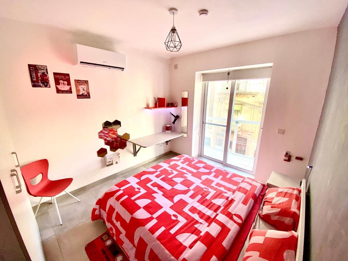 Central Private En-Suite With Balcony In Shared Residence Pieta Exterior photo